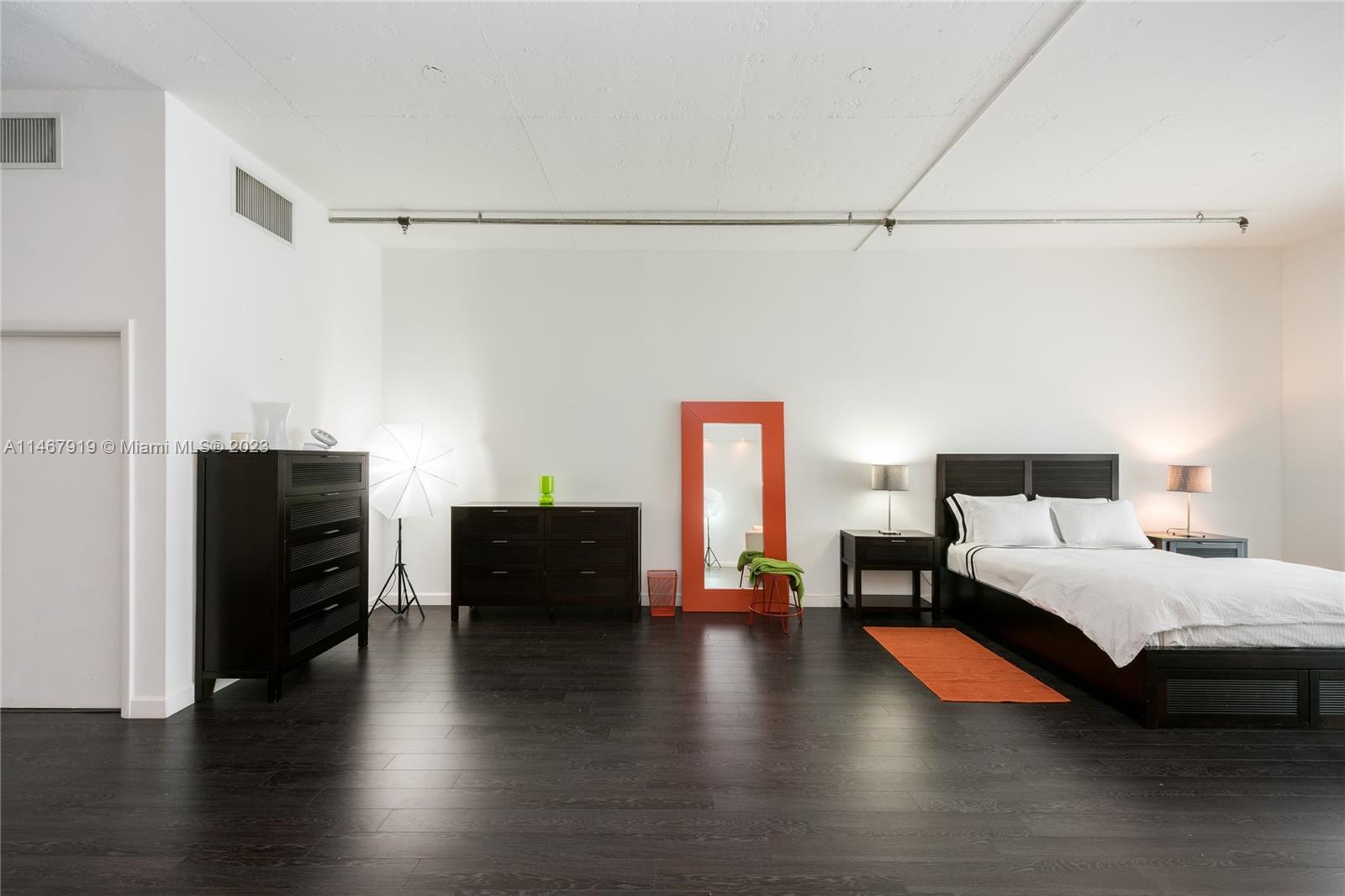 INDUSTRY CONDO - Residential Lease
