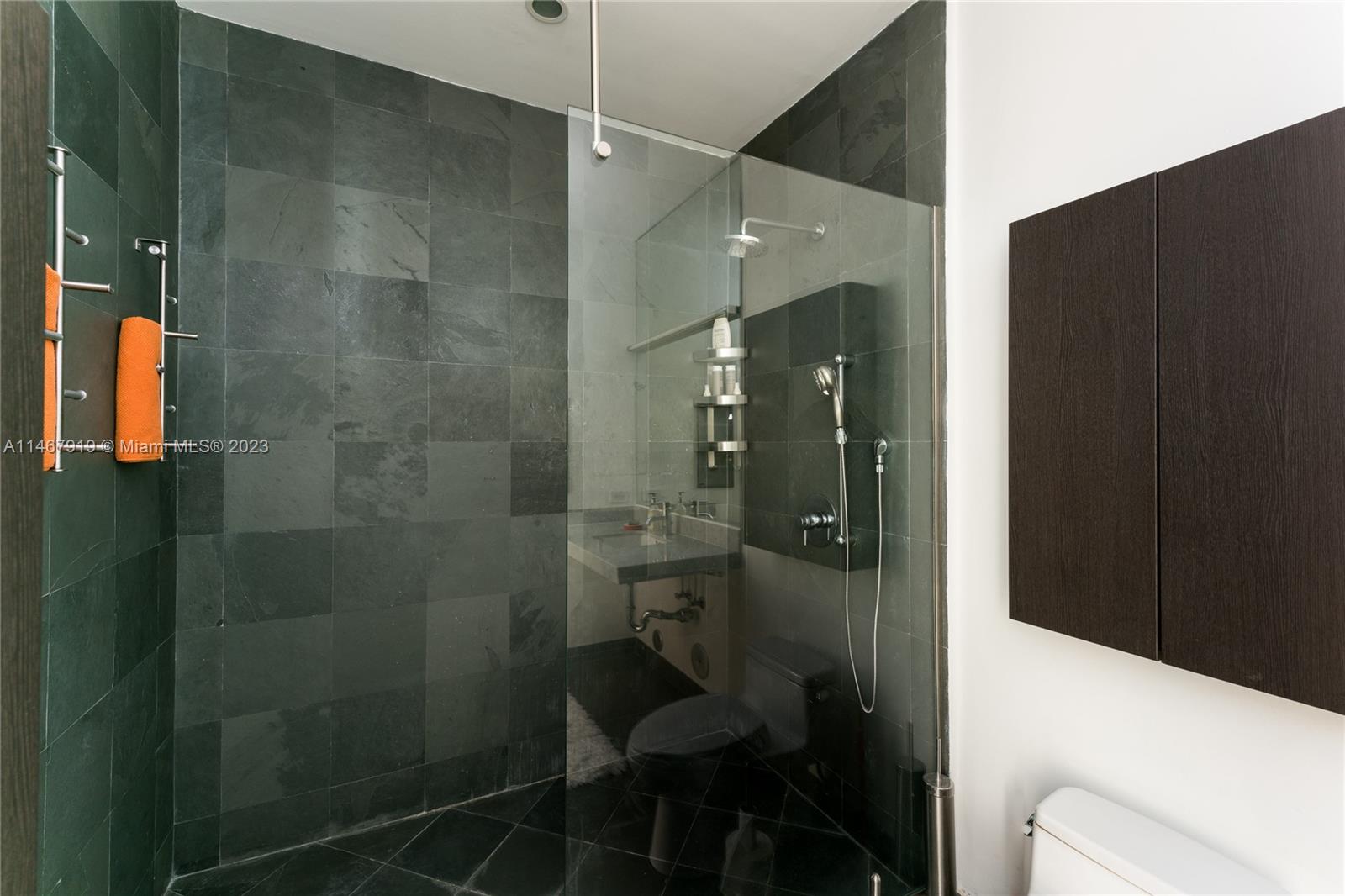 INDUSTRY CONDO - Residential Lease