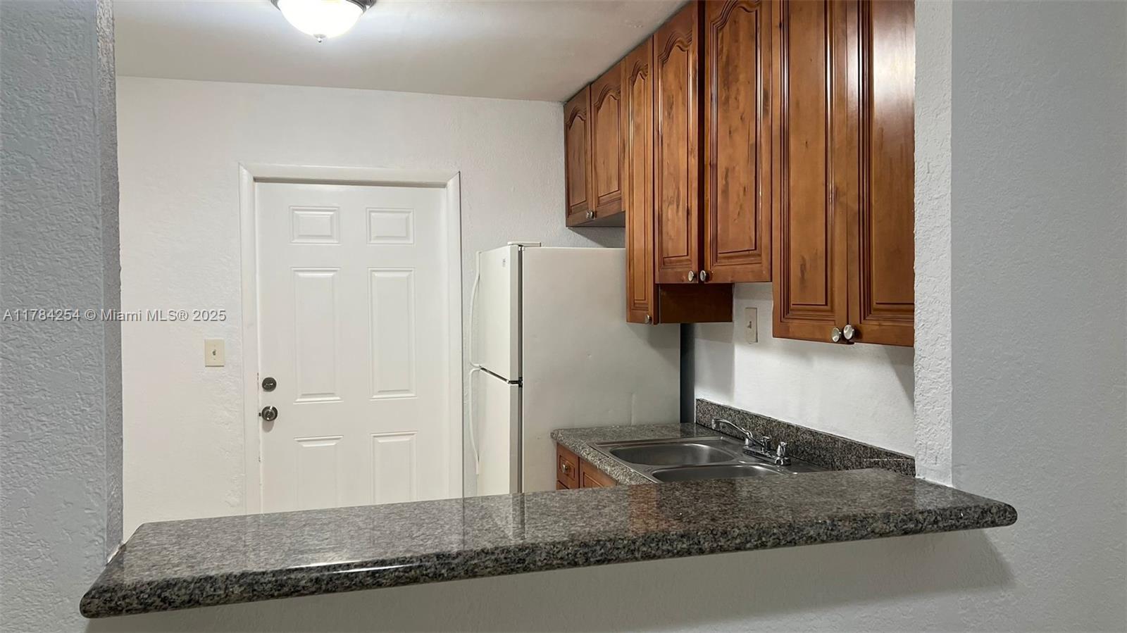 OLA CONDO - Residential Lease