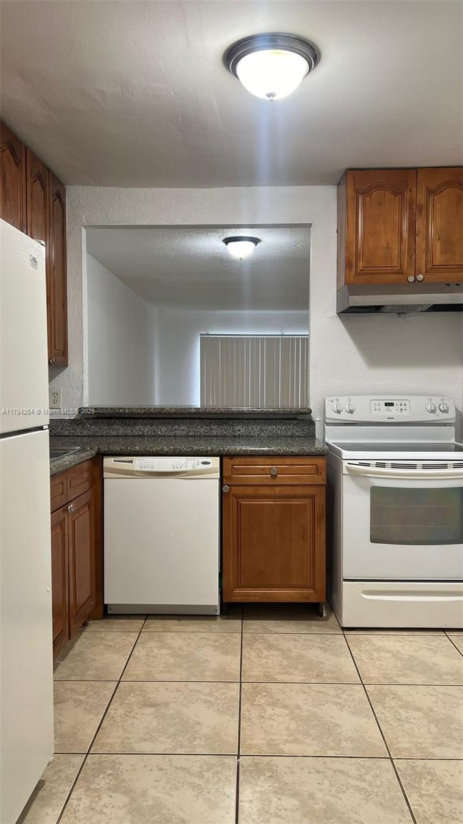 OLA CONDO - Residential Lease