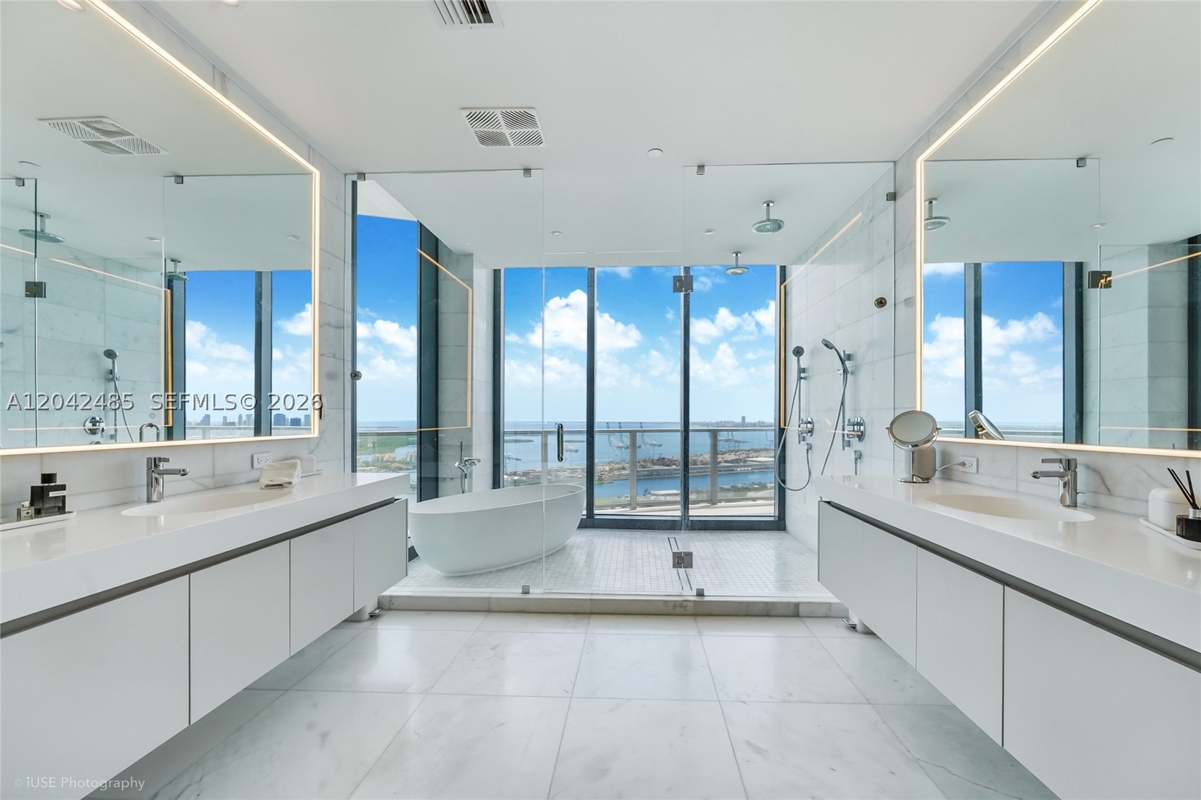 FIVE PARK CONDO - Residential