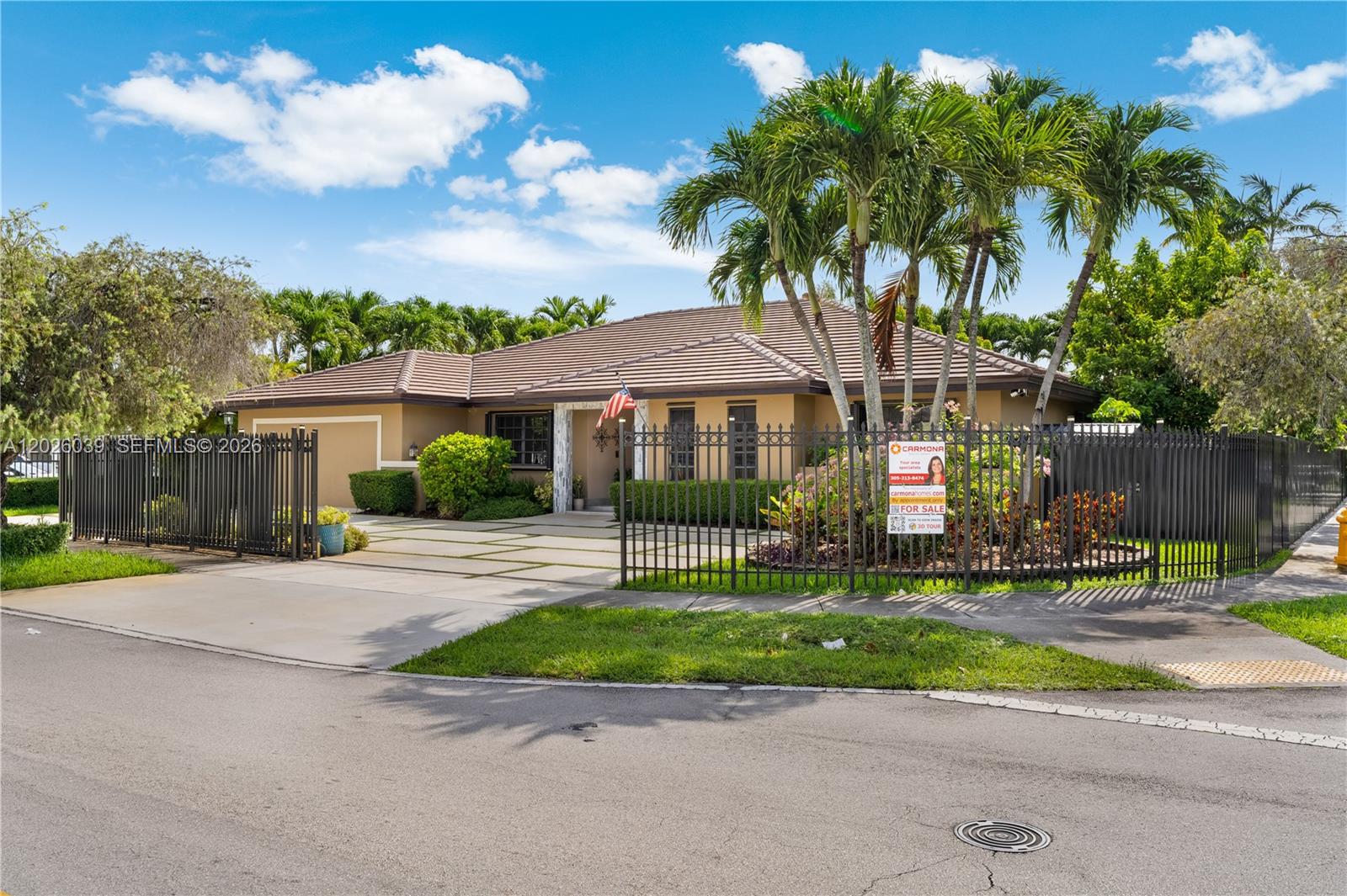 Beautiful corner-lot home situated on a spacious 11,613 s/f lot with a 2-car garage. This stunning residence offers 6 bedrooms and 4 bathrooms in 3,828 total s/f. Enjoy the freedom of no HOA in a great neighborhood, conveniently located near shopping centers, restaurants, and everyday amenities.