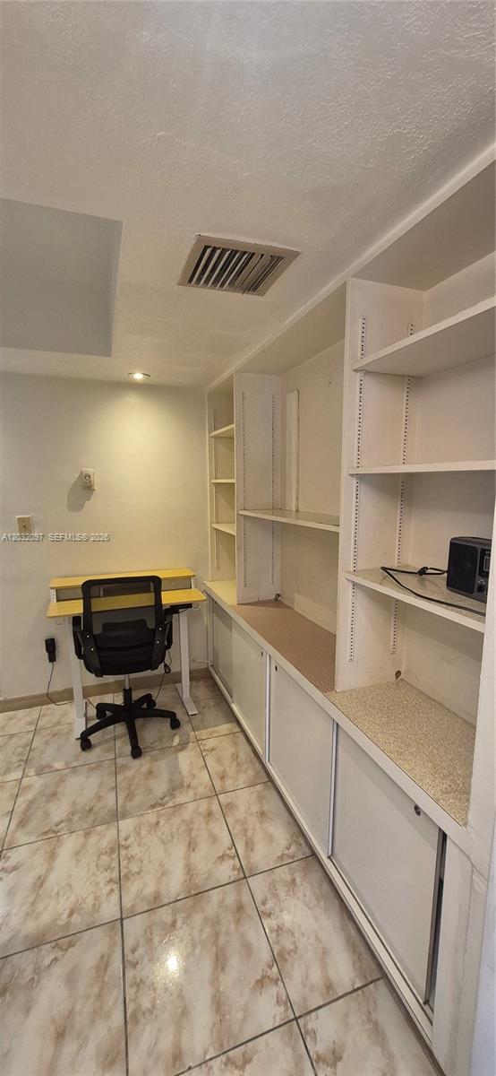 LYNN PARK REPLAT - Residential Lease