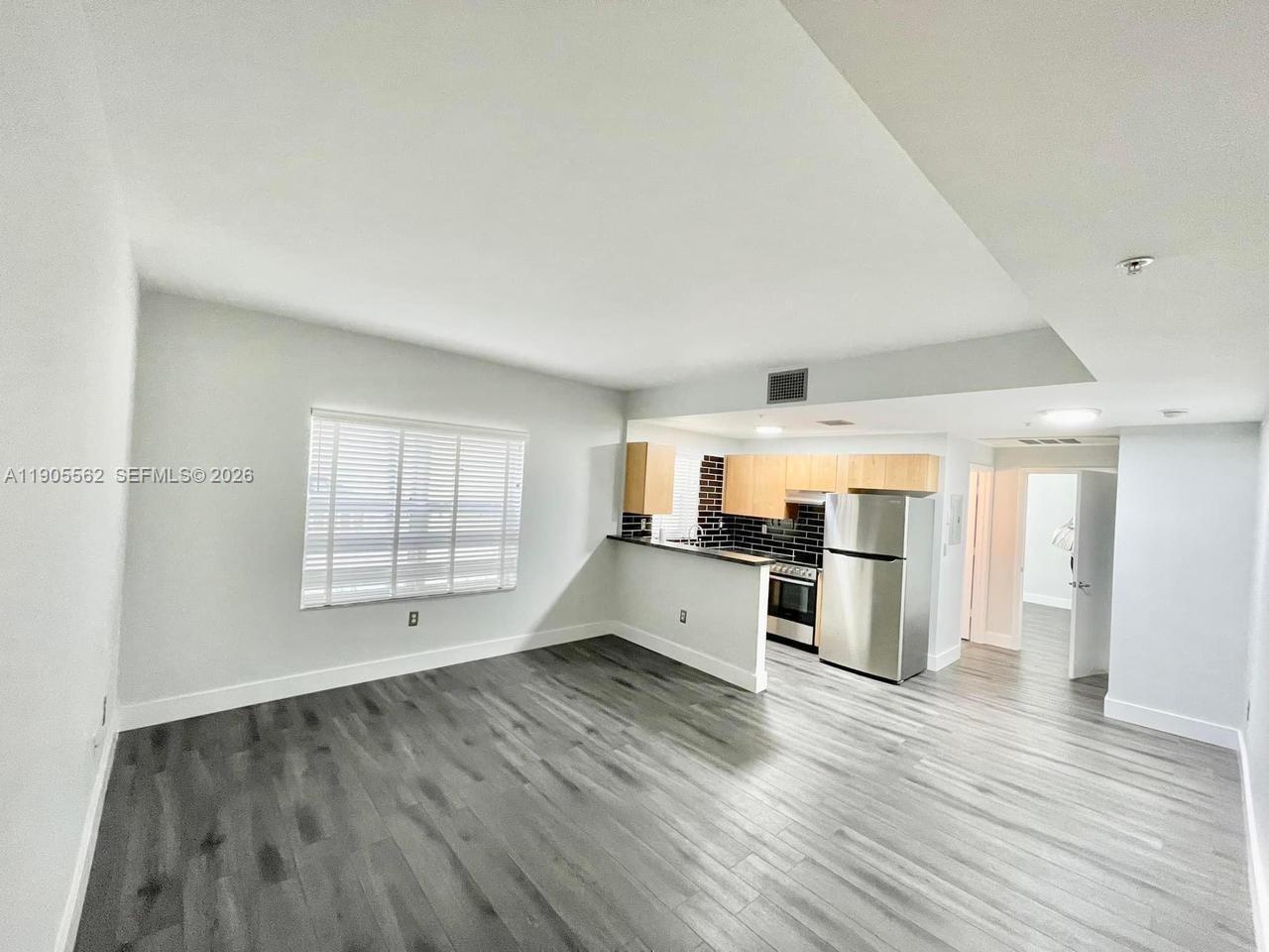 ATTENTION INVESTORS, charming residence in the heart of South Beach, fully renovated with modern kitchen design, vinyl floors and brand new stainless stain appliances, The Ruskin condo is a beautiful and historical Art Deco Building, offers a convenient laundry facility on each floor. The building comes with a secured gate entry, a beautiful stone patio and garden area, conveniently located between Espanola way, one block from Lincon Road Mall and steps from the Beach.