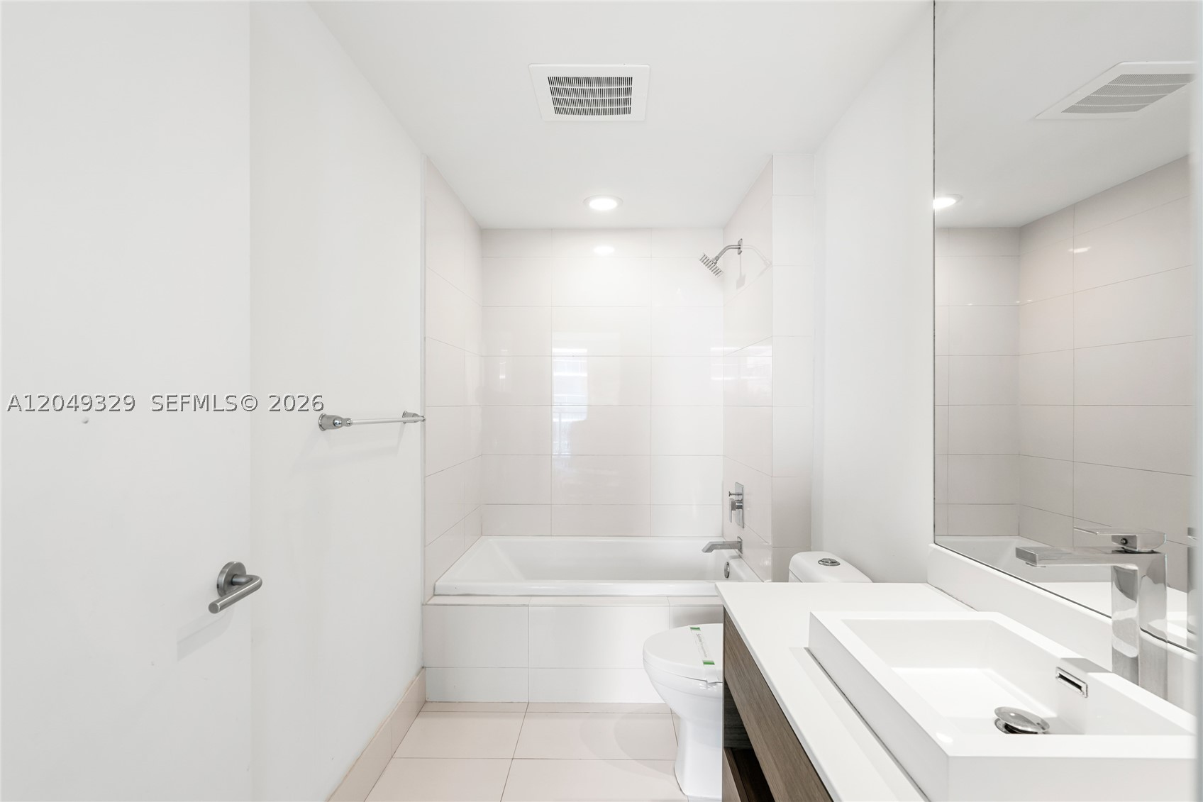 1100 MILLECENTO RESIDENCE - Residential
