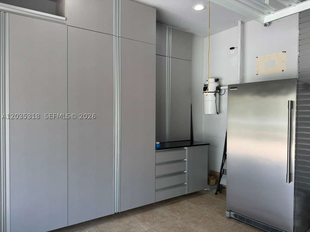 MAKO SUB - Residential Lease