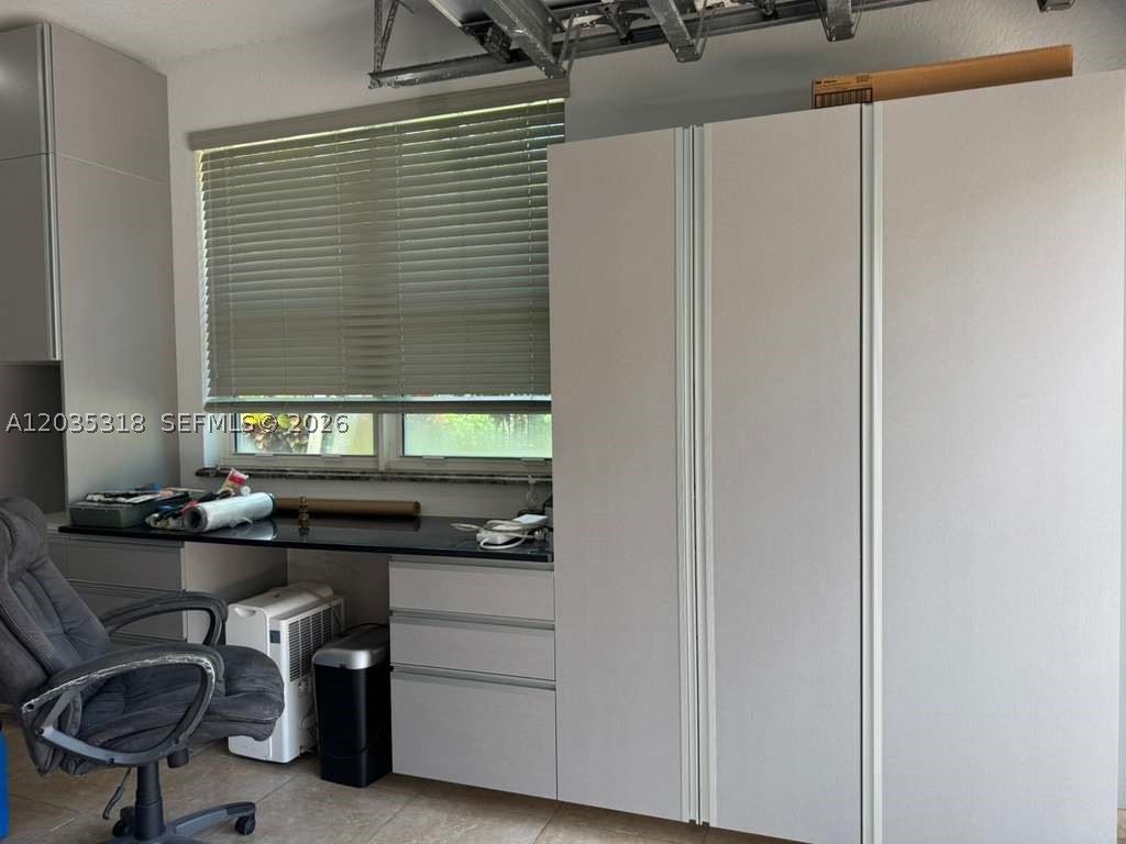MAKO SUB - Residential Lease