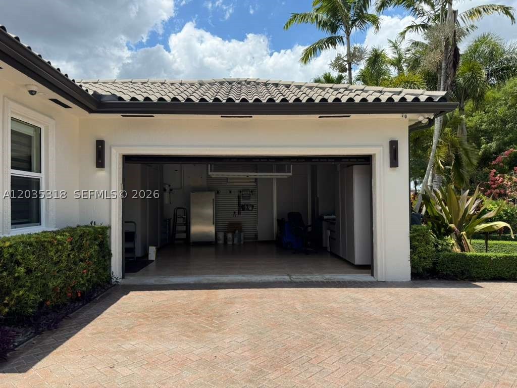 MAKO SUB - Residential Lease