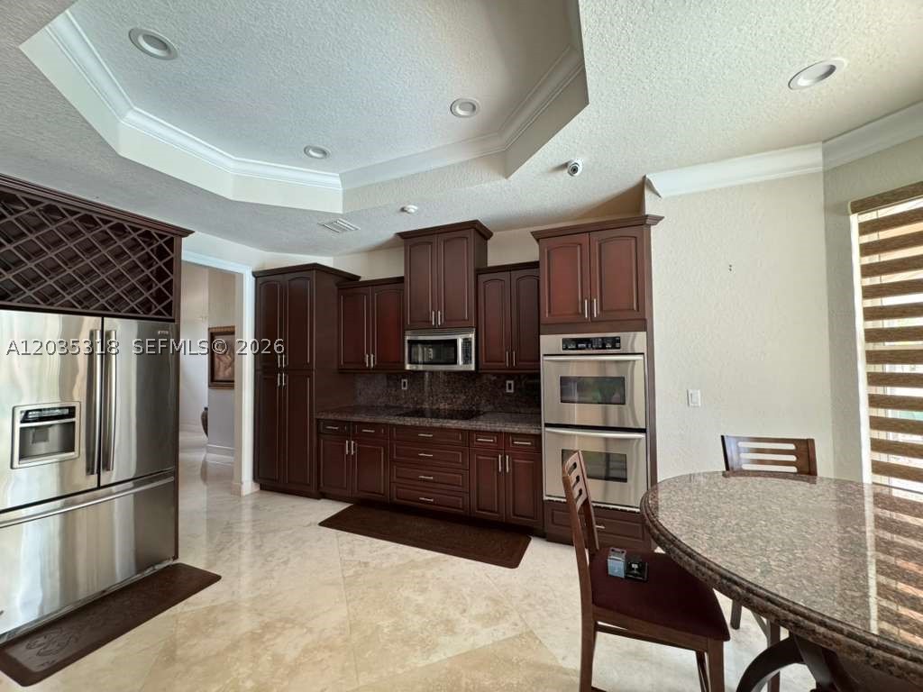 MAKO SUB - Residential Lease