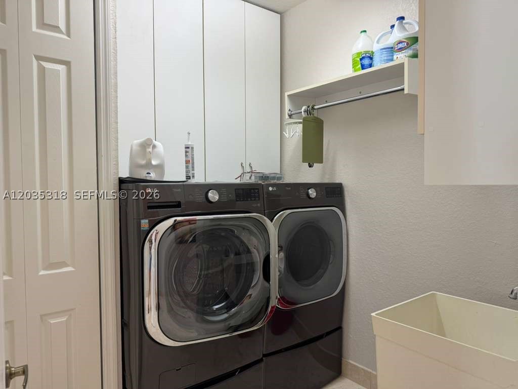 MAKO SUB - Residential Lease
