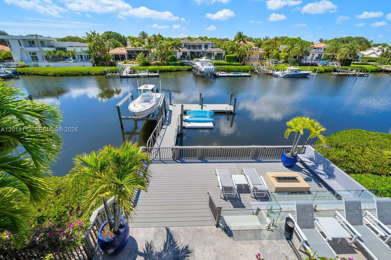 ADMIRALS COVE - Residential