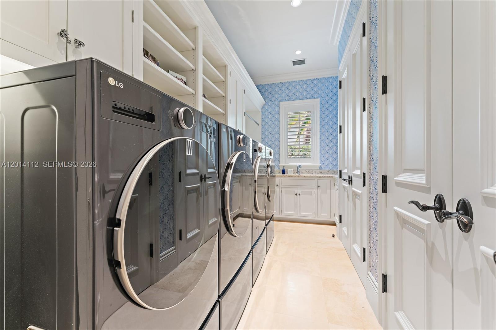 ADMIRALS COVE - Residential
