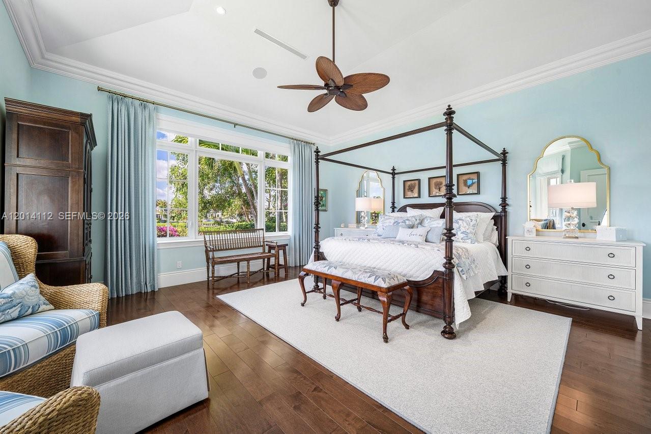 ADMIRALS COVE - Residential