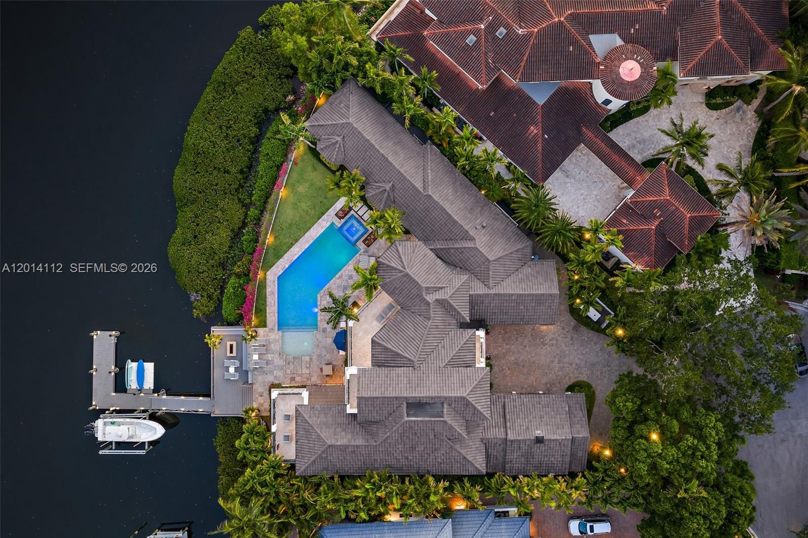 ADMIRALS COVE - Residential