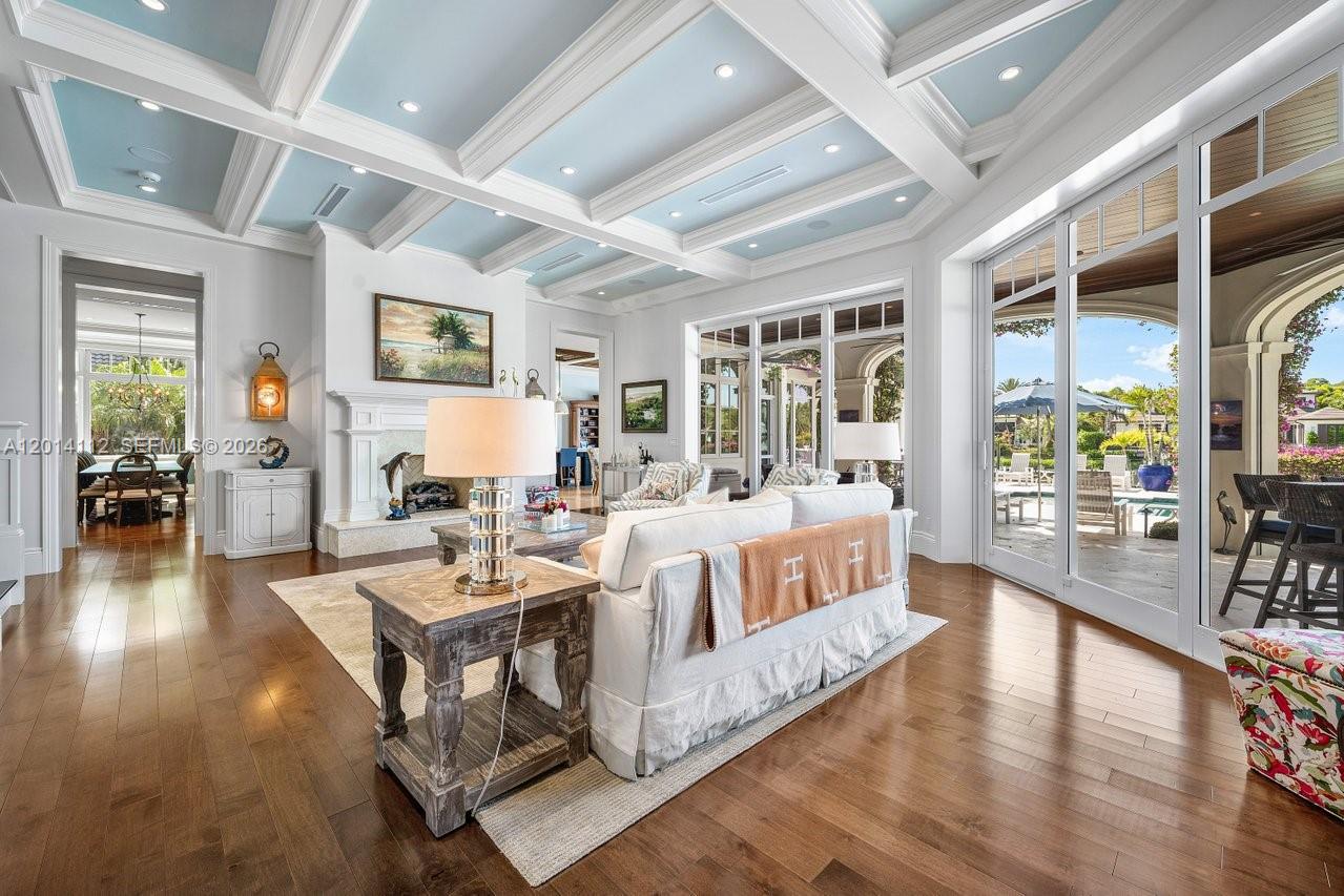 ADMIRALS COVE - Residential
