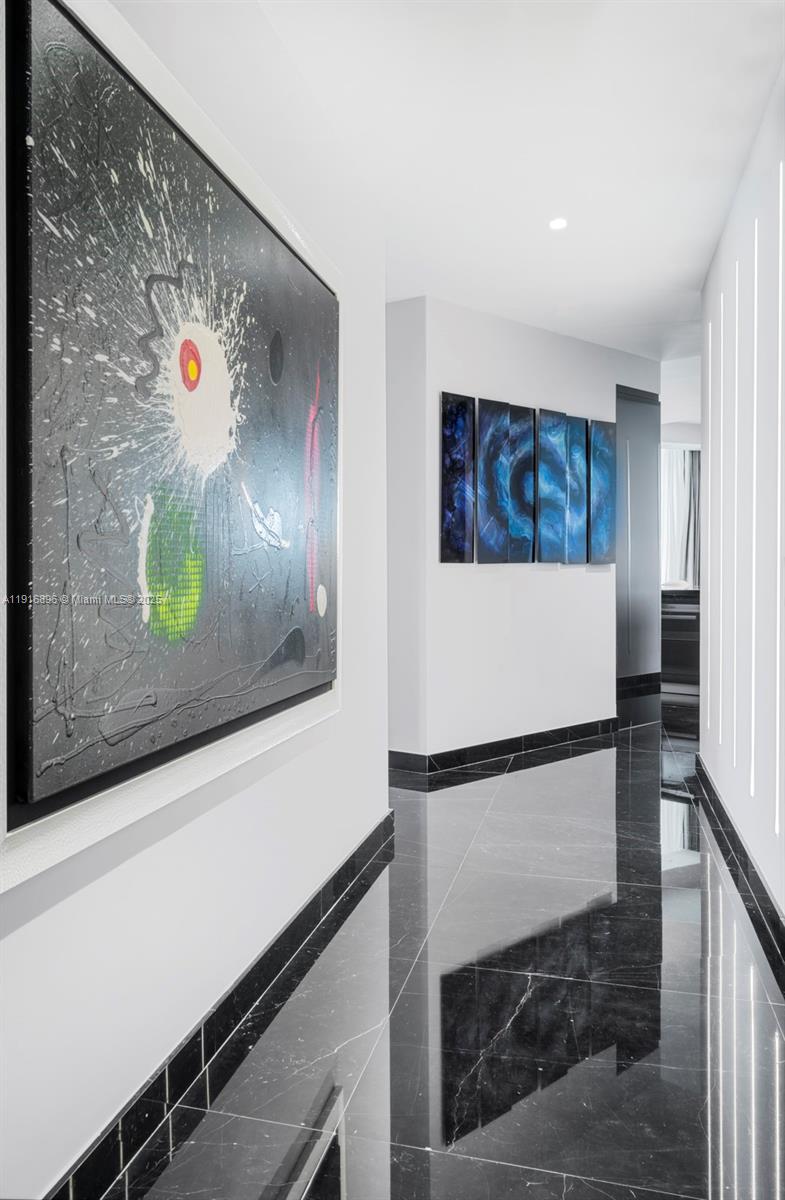 18555 COLLINS AVENUE COND - Residential