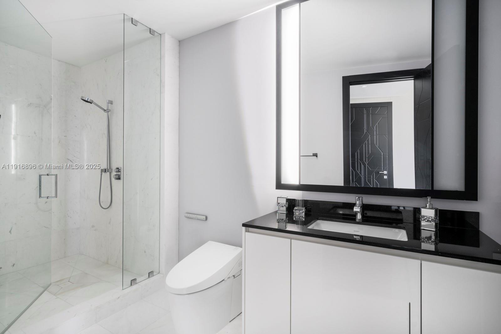 18555 COLLINS AVENUE COND - Residential