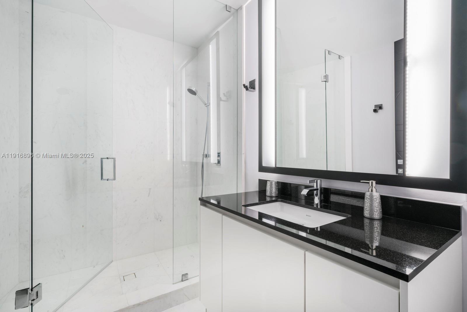 18555 COLLINS AVENUE COND - Residential