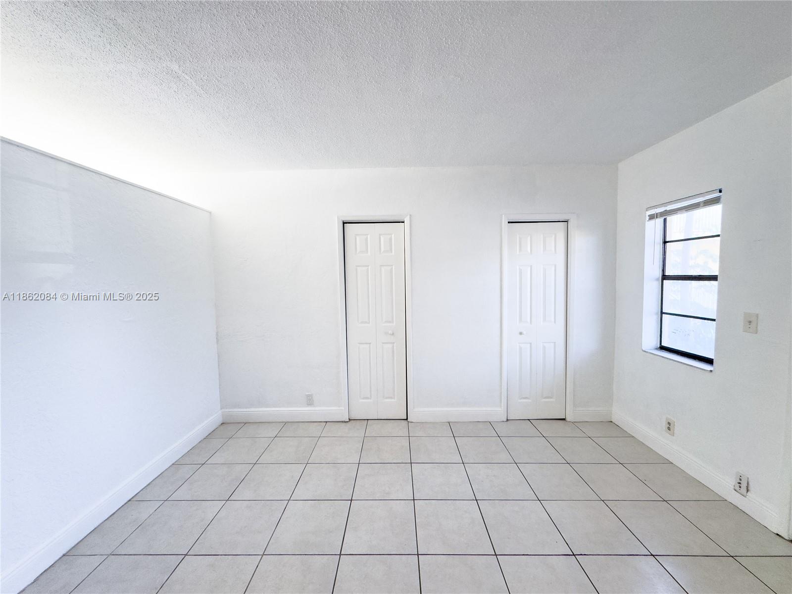 EL SOL AT MAIN STREET CON - Residential Lease