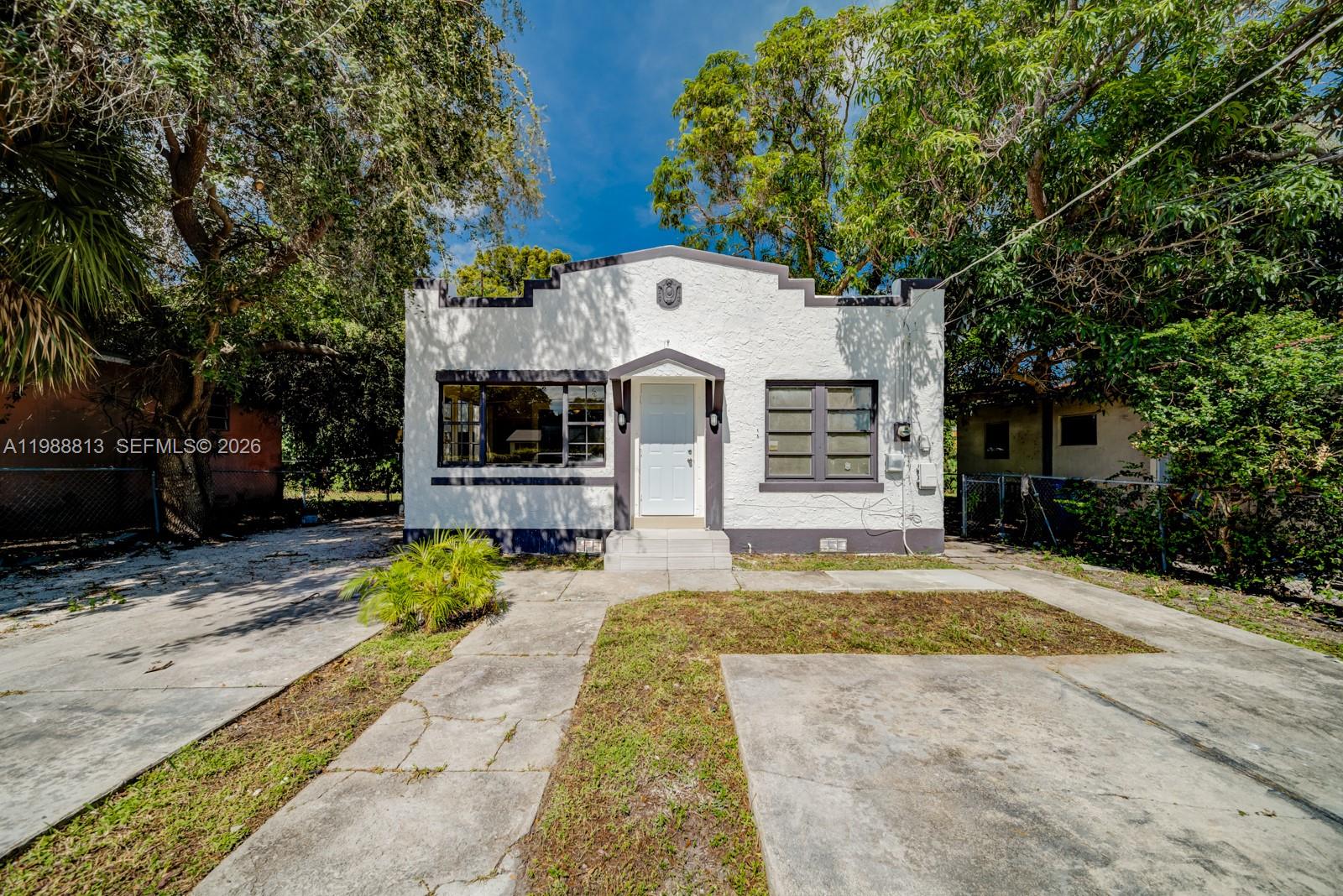 PINE HIGHLANDS - Residential