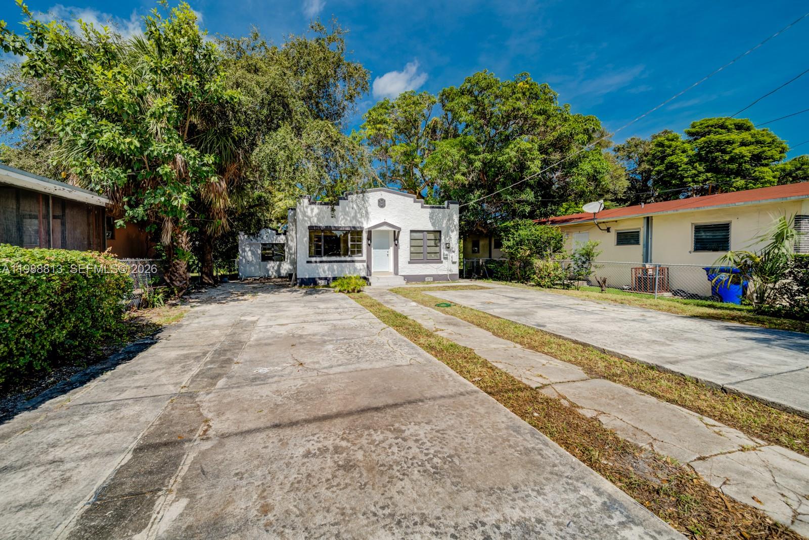 PINE HIGHLANDS - Residential