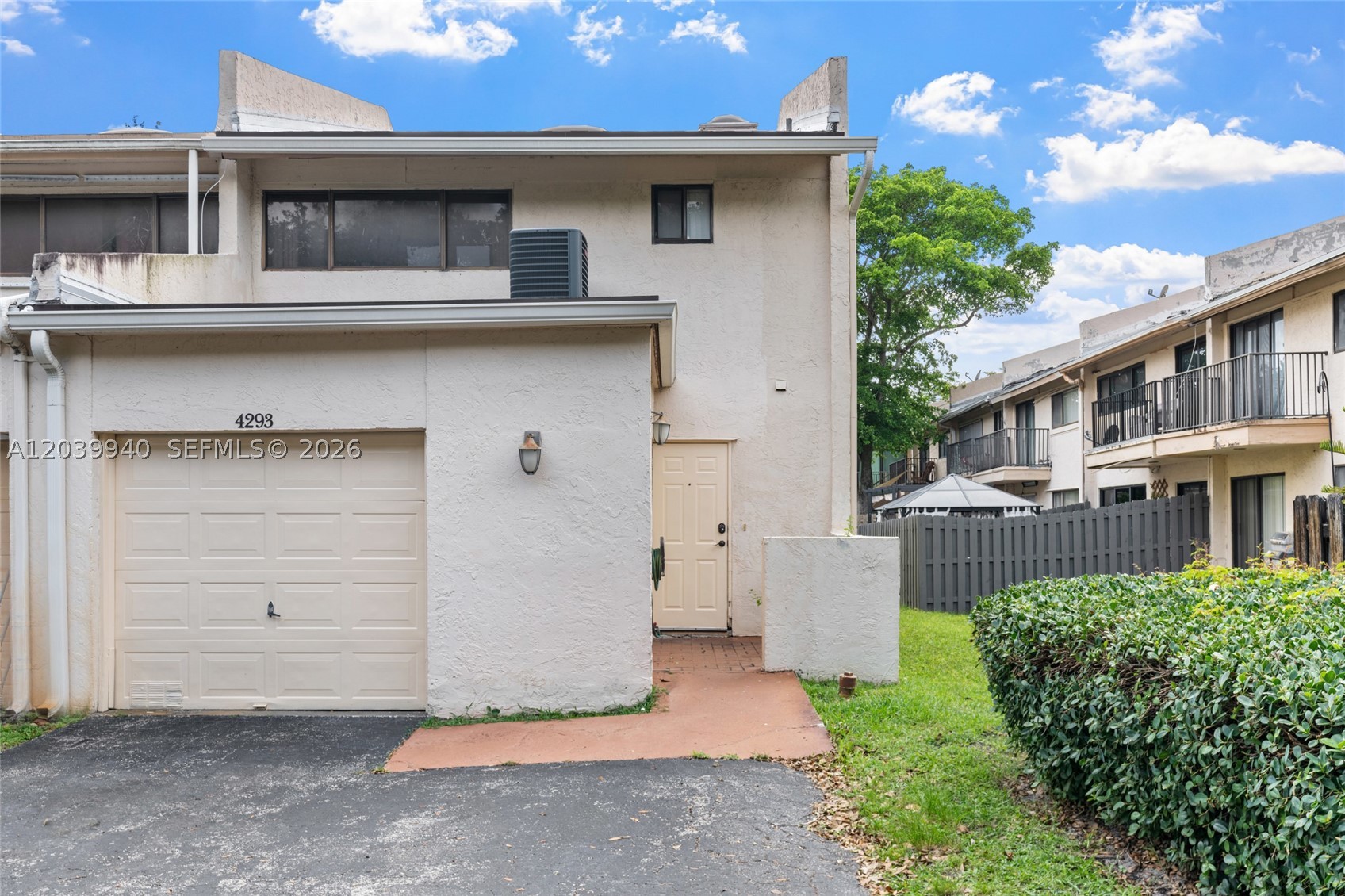 Colonial Lakes Villas - Residential