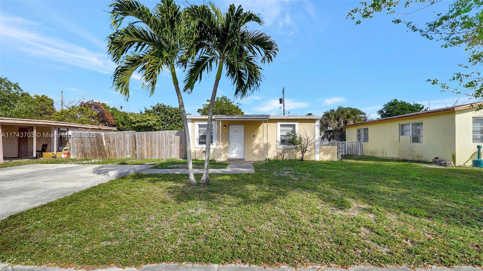LAUDERDALE MANOR HOMESITE - Residential