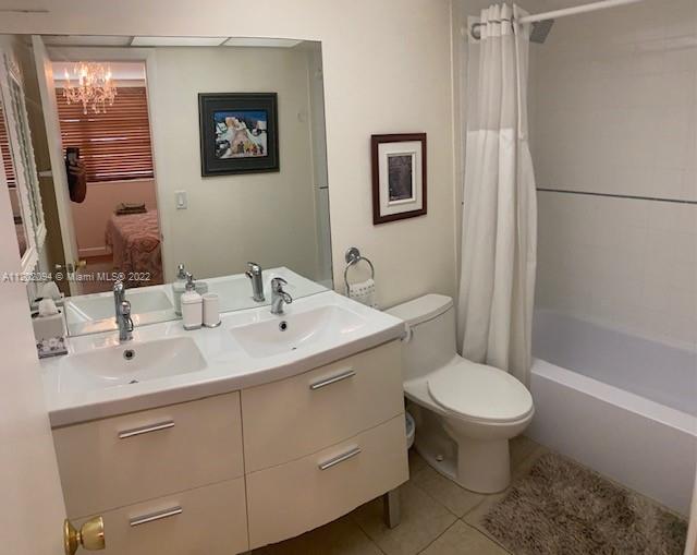 LAUDERDALE OAKS 15 CONDO - Residential