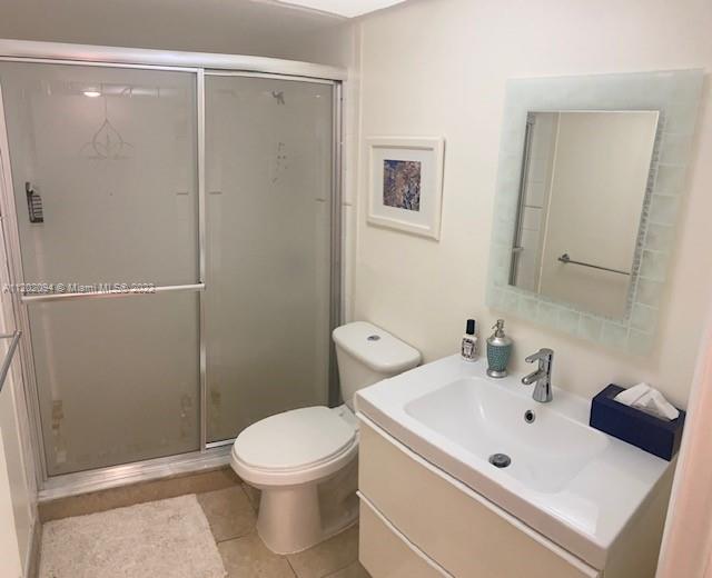 LAUDERDALE OAKS 15 CONDO - Residential