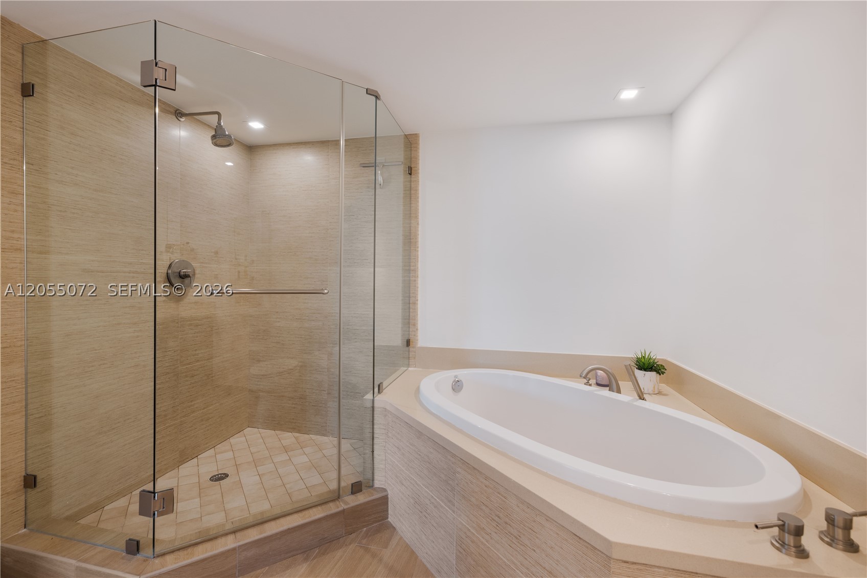 ELOQUENCE ON THE BAY CONDO - Residential