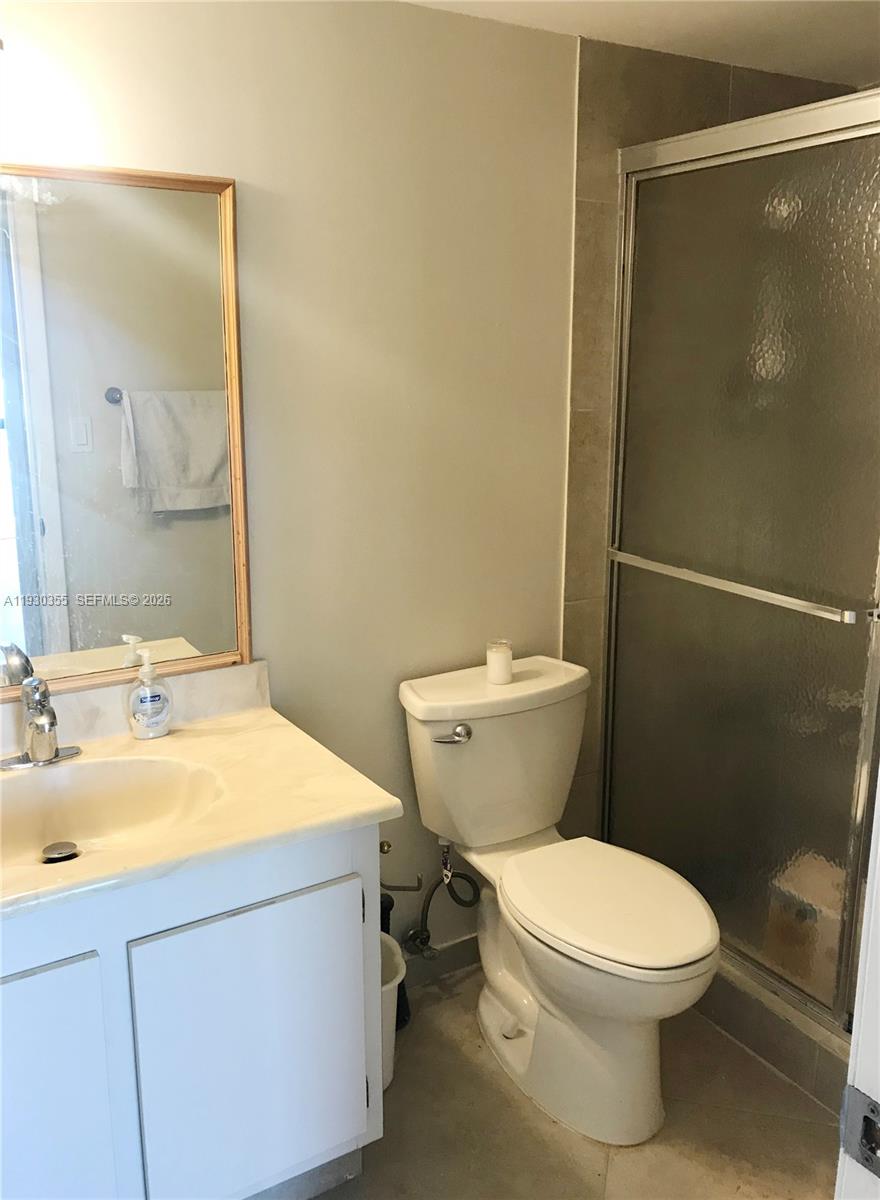 TOWER AT BISCAYNE COVE CO - Residential Lease