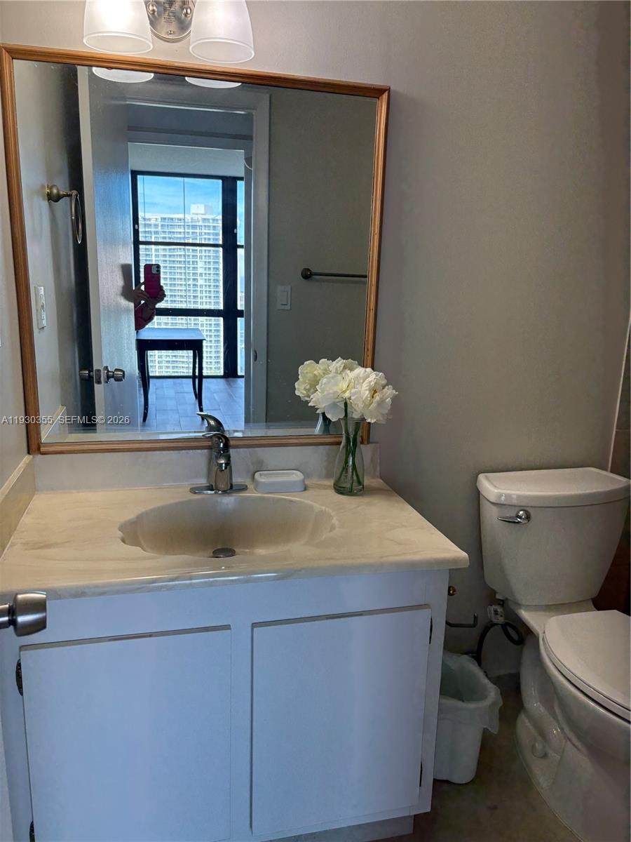 TOWER AT BISCAYNE COVE CO - Residential Lease