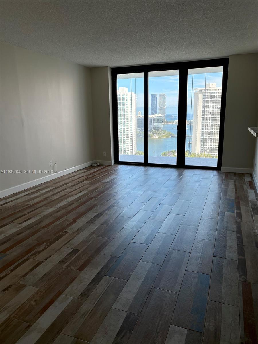TOWER AT BISCAYNE COVE CO - Residential Lease