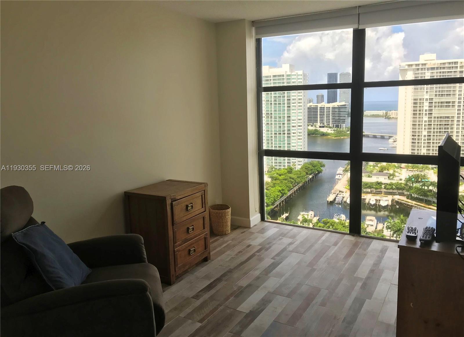 TOWER AT BISCAYNE COVE CO - Residential Lease