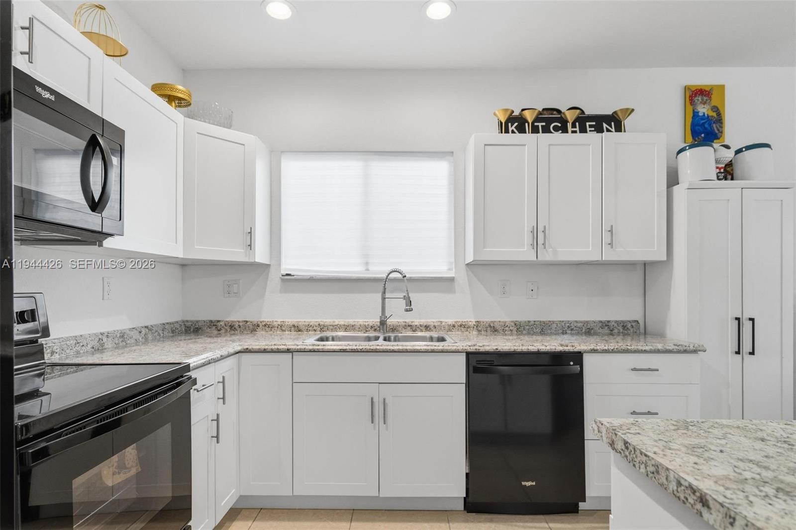 EMILIOS PLACE AT OASIS - Residential