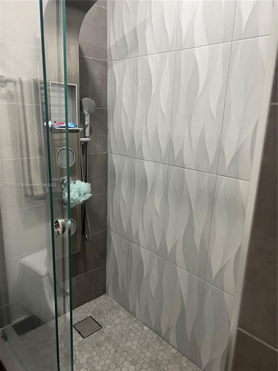 TANGERINES CONDO PH I - Residential