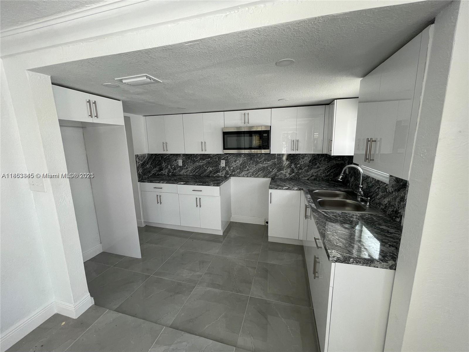 HIALEAH 14 ADDN - Residential