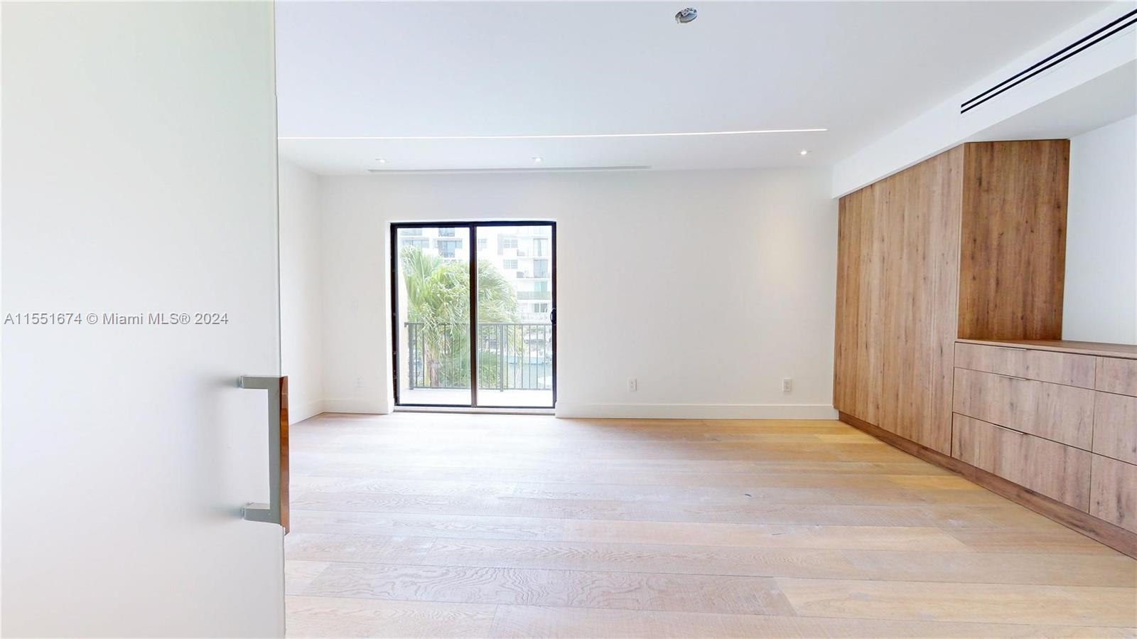 BEACH CLUB VILLAS CONDO - Residential Lease