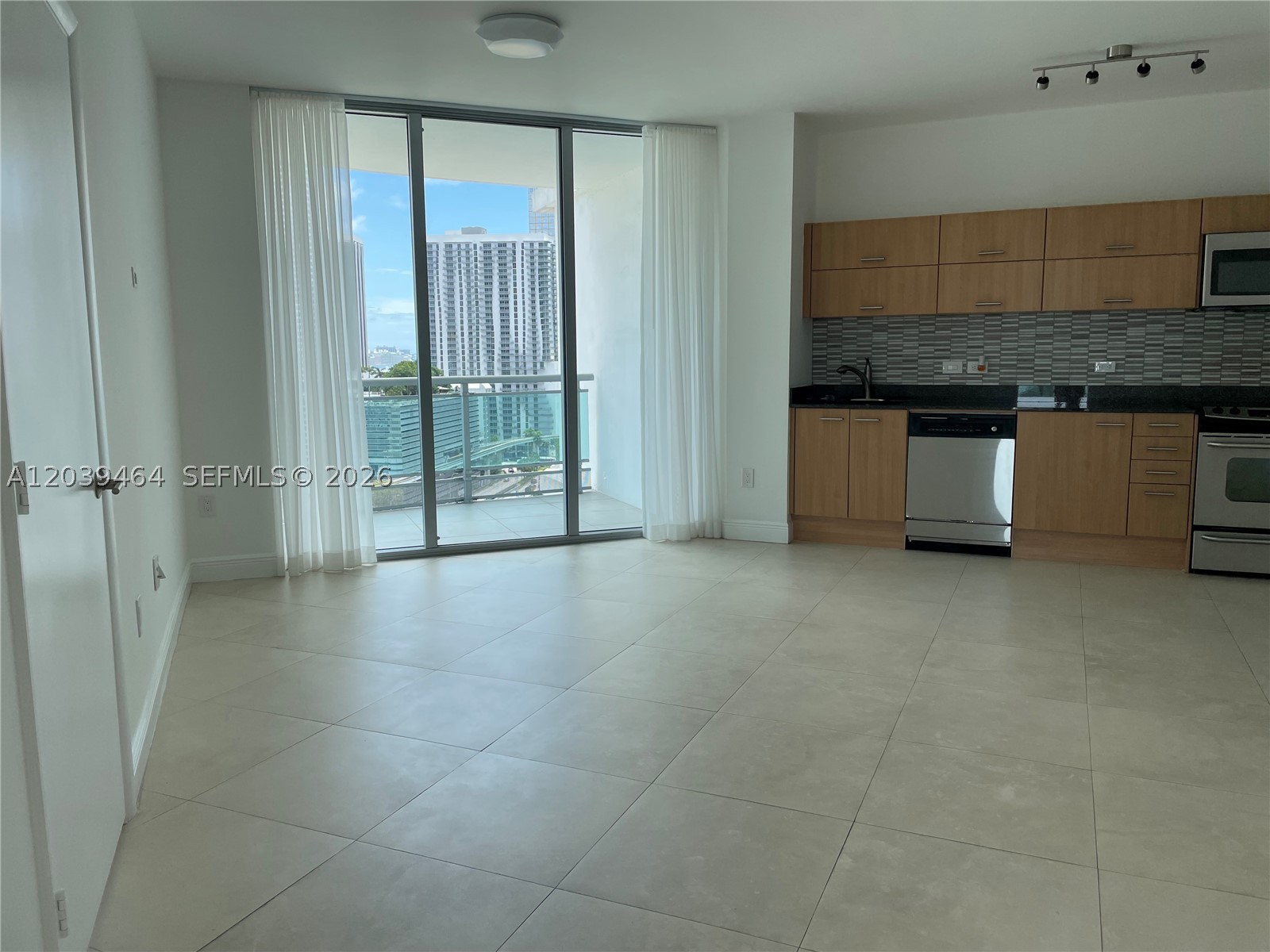 WIND CONDO - Residential Lease