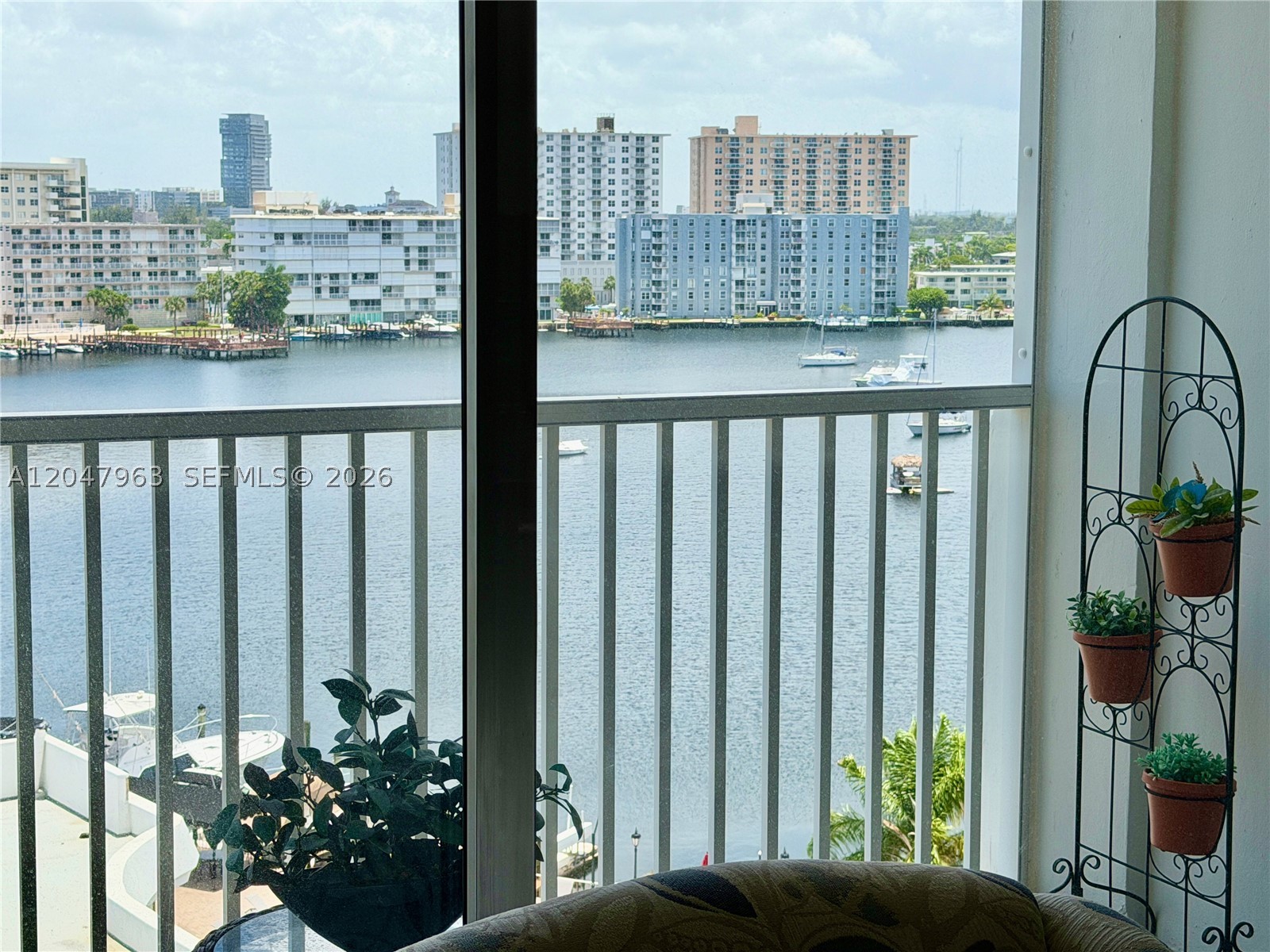 LAKE POINT TOWER CONDOMIN - Residential