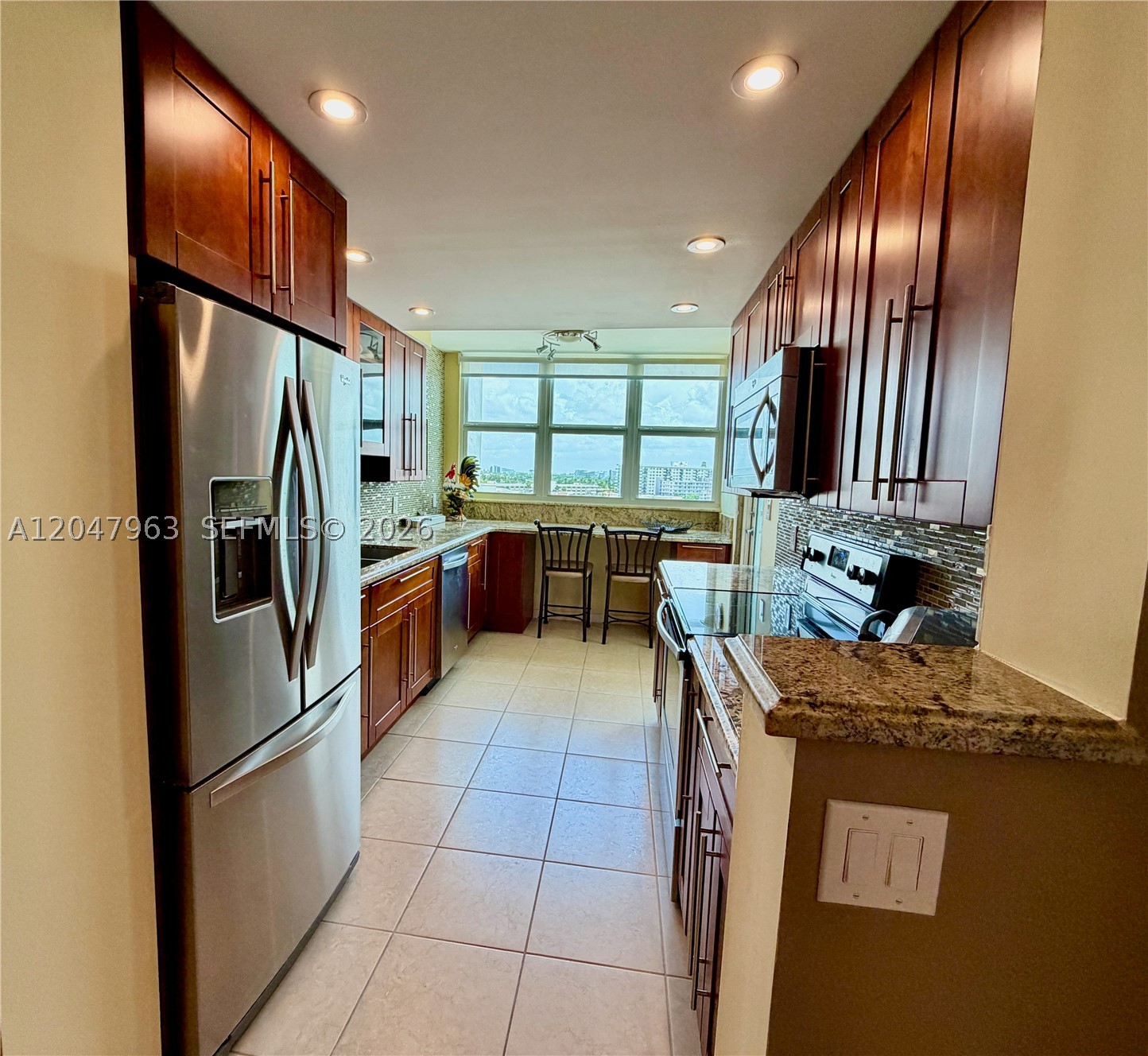 LAKE POINT TOWER CONDOMIN - Residential