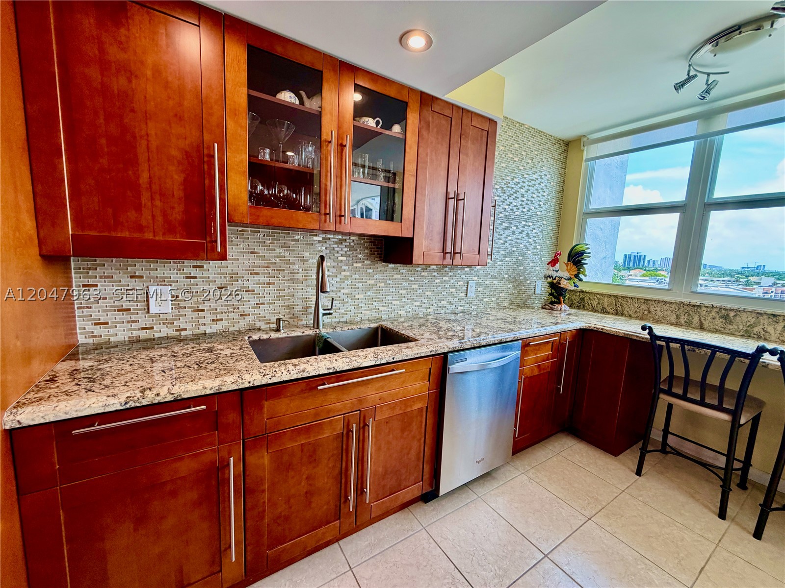 LAKE POINT TOWER CONDOMIN - Residential