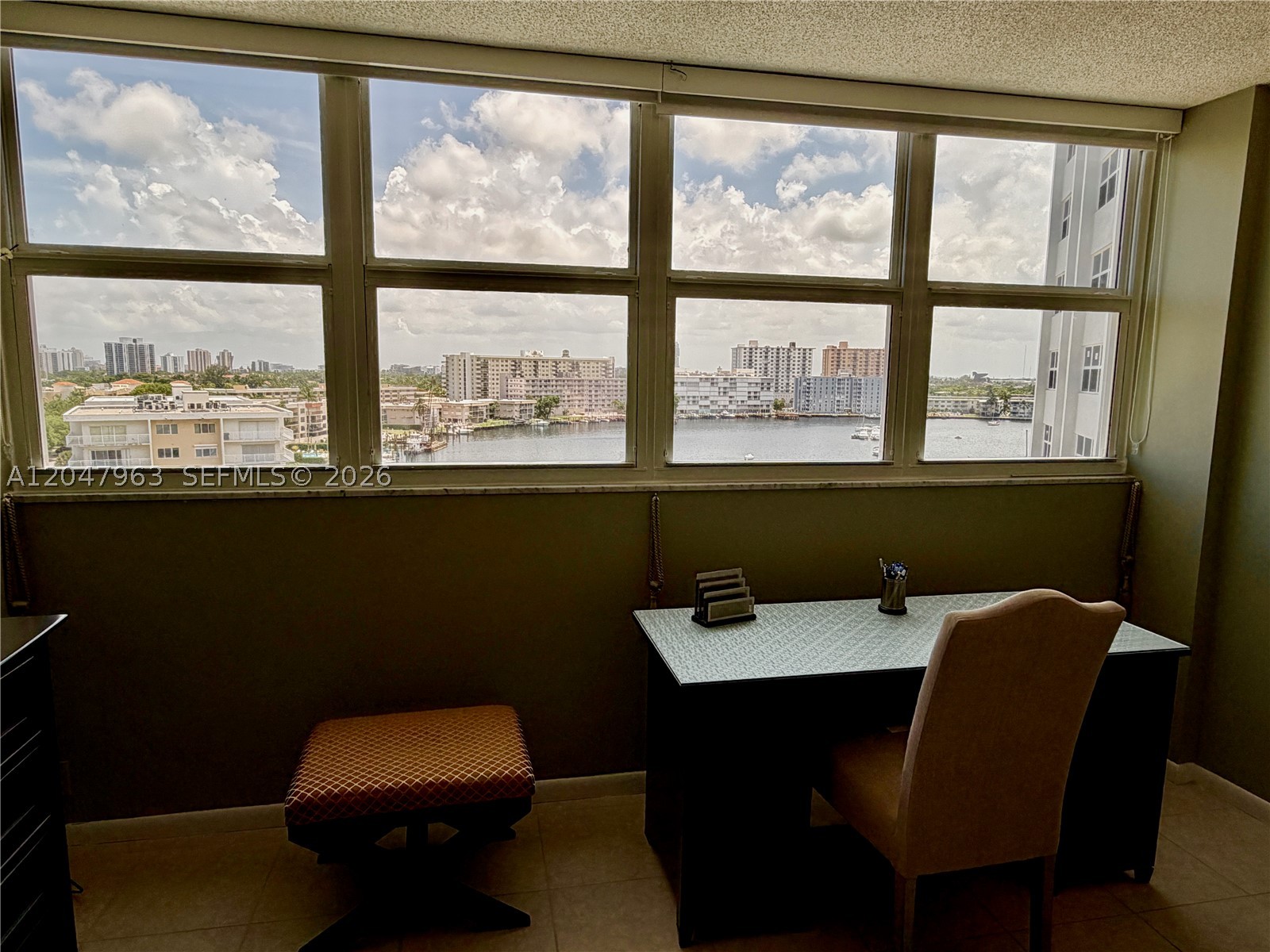 LAKE POINT TOWER CONDOMIN - Residential
