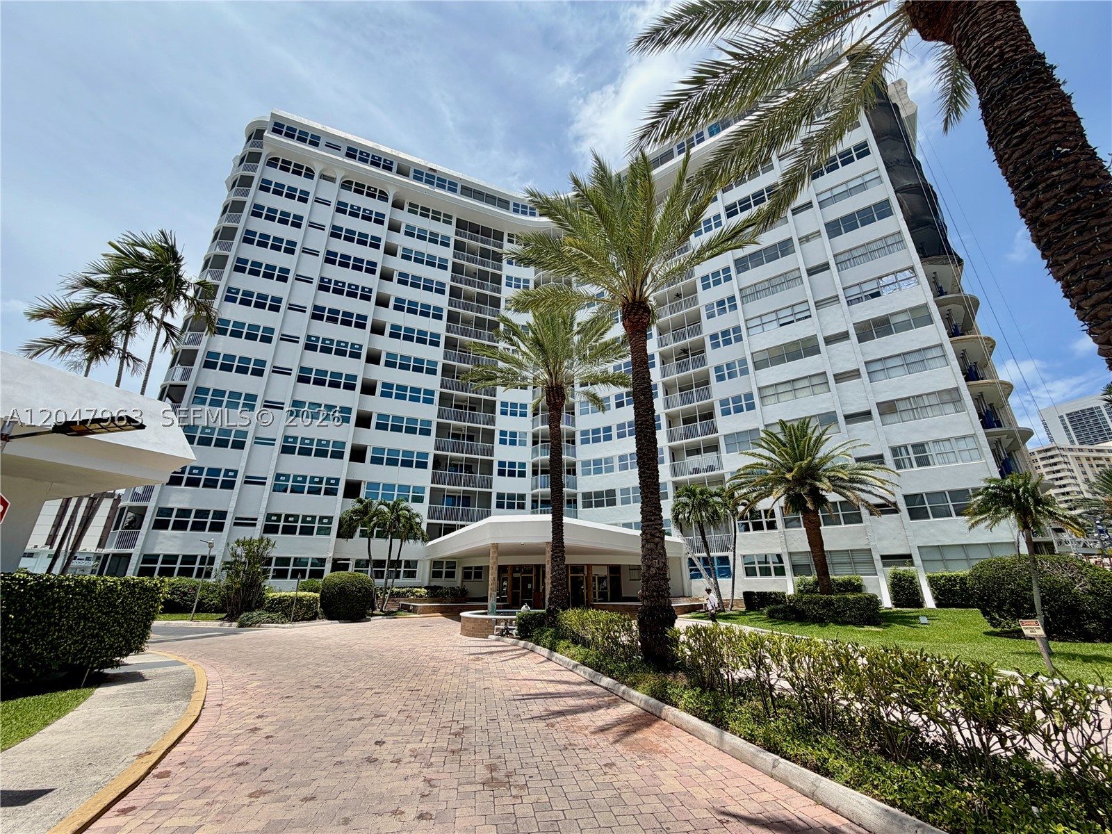LAKE POINT TOWER CONDOMIN - Residential
