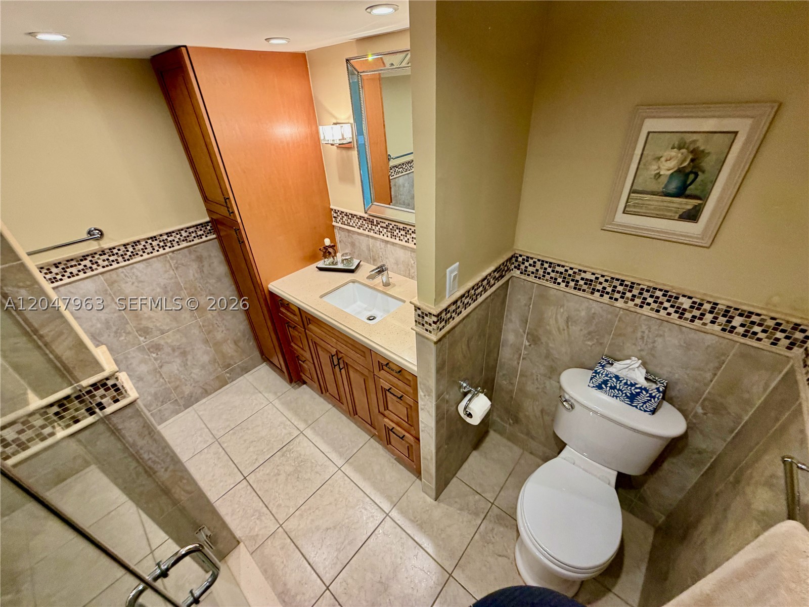 LAKE POINT TOWER CONDOMIN - Residential