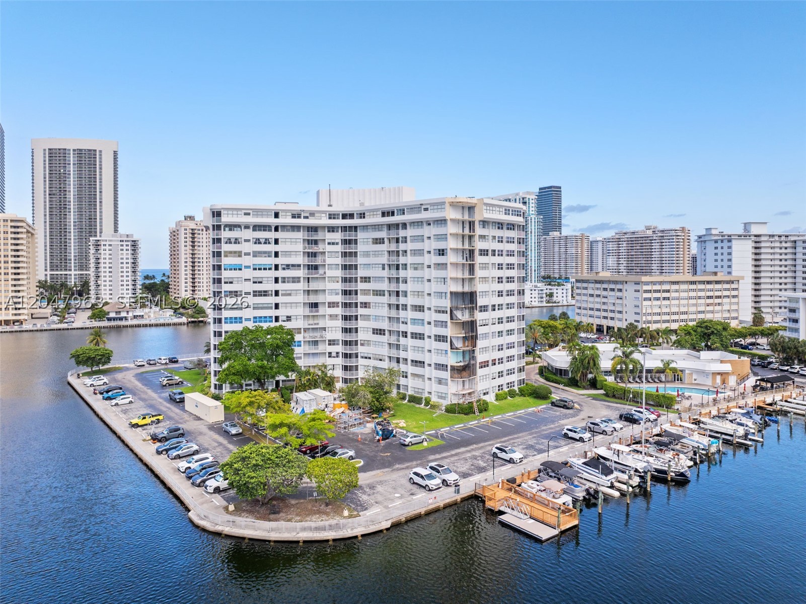 LAKE POINT TOWER CONDOMIN - Residential