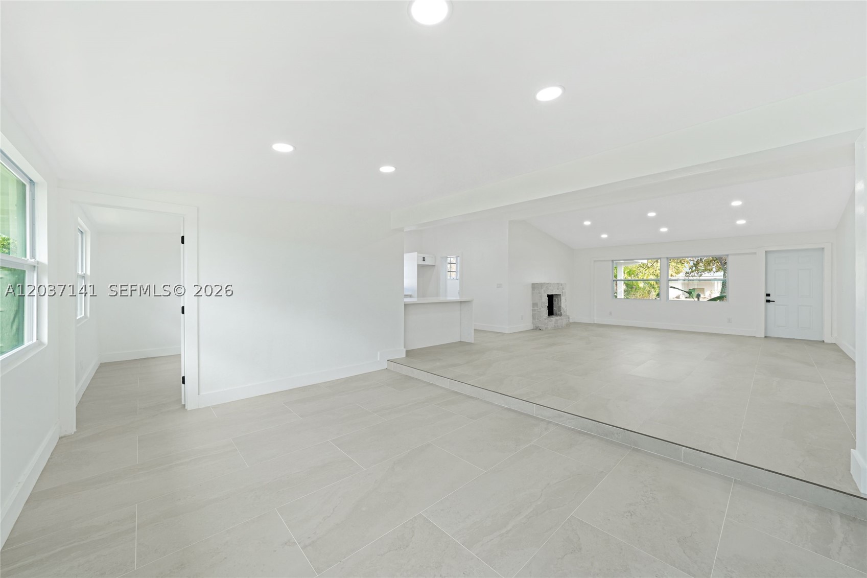 LAUDERDALE ISLES NO 2-BLK - Residential