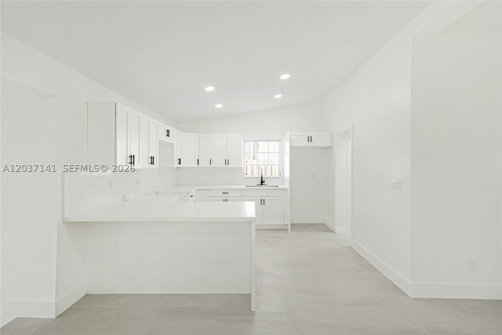 LAUDERDALE ISLES NO 2-BLK - Residential