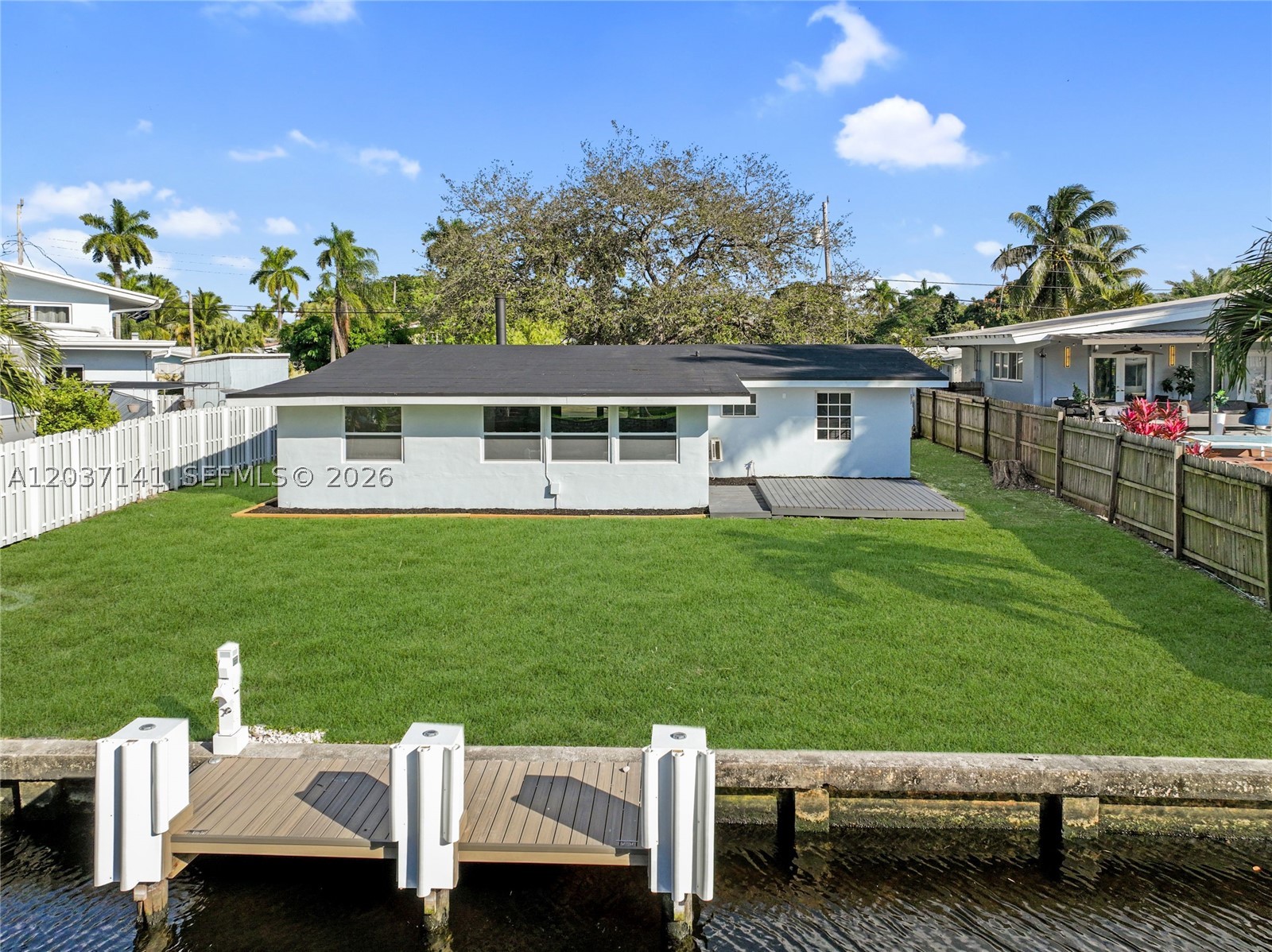 LAUDERDALE ISLES NO 2-BLK - Residential