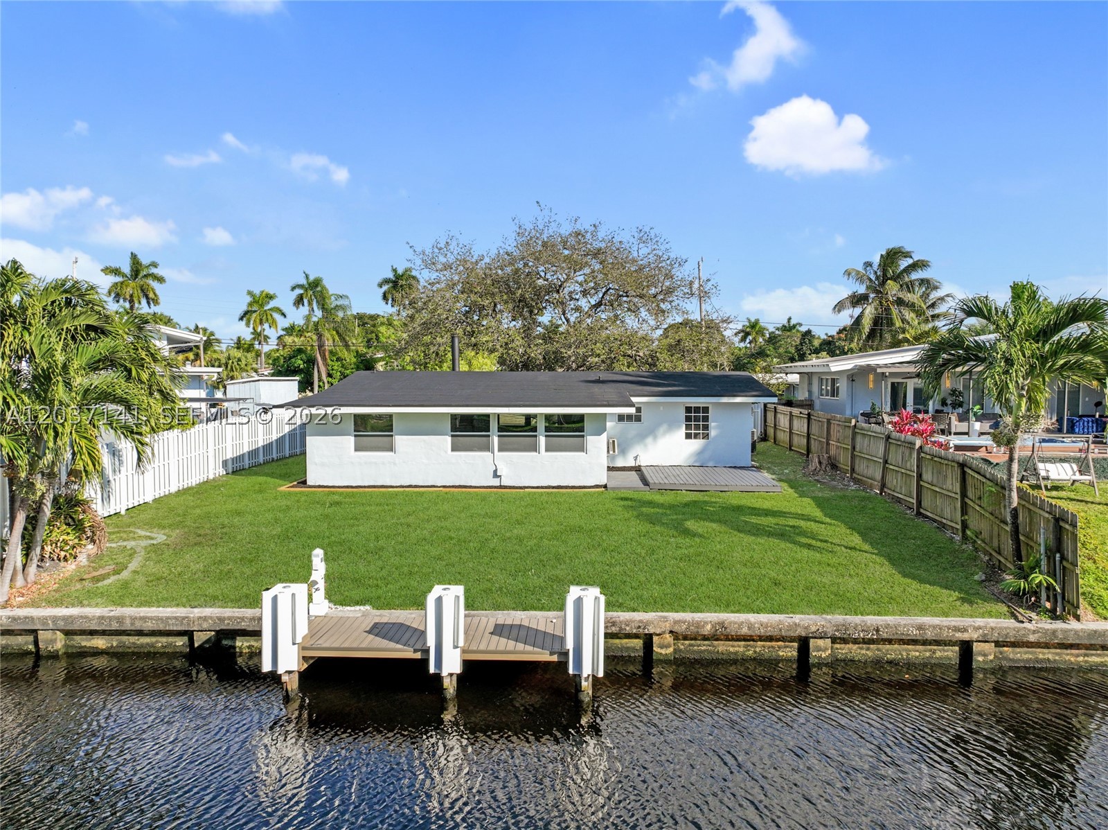 LAUDERDALE ISLES NO 2-BLK - Residential